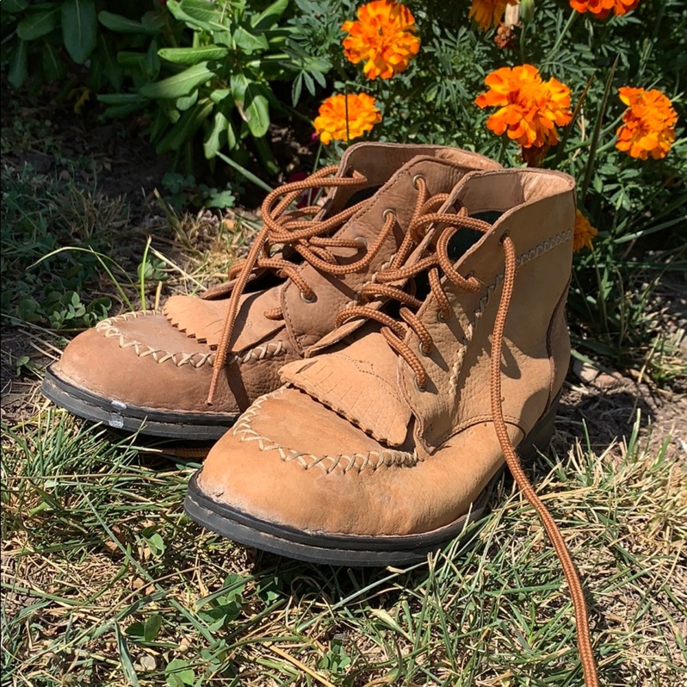 Like new leather boho cottage core boots